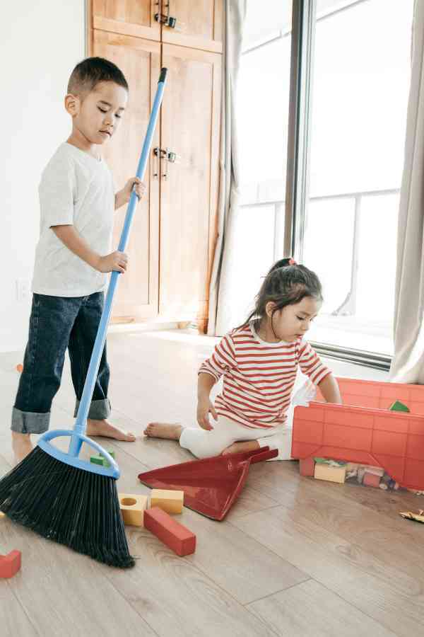 kids cleaning their room for money